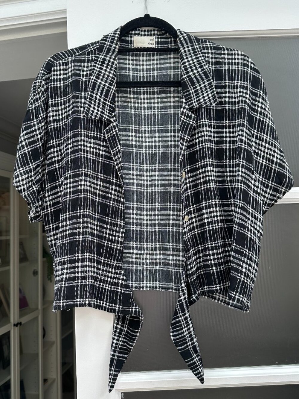 Women's Aritzia Sleeveless Button Down/Wrap Top